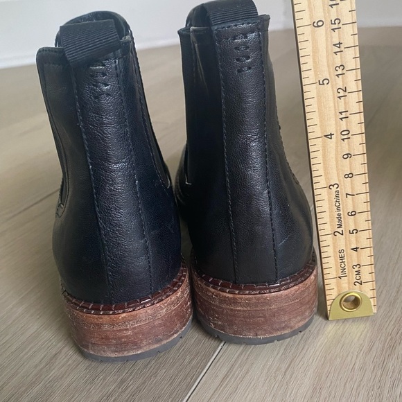 Johnston & Murphy Women's Black Leather Chelsea Pull On Quality Ankle Bo… - Picture 4 of 10